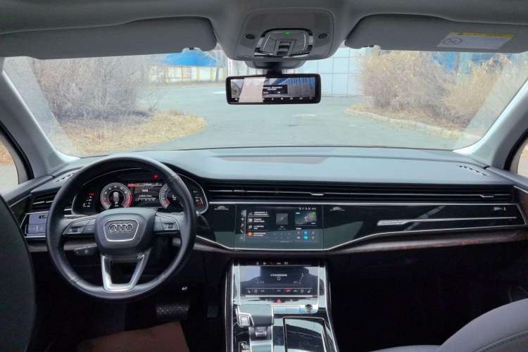 Used Audi Q7 2022 55 TFSI quattro S line Sport model Interior 3