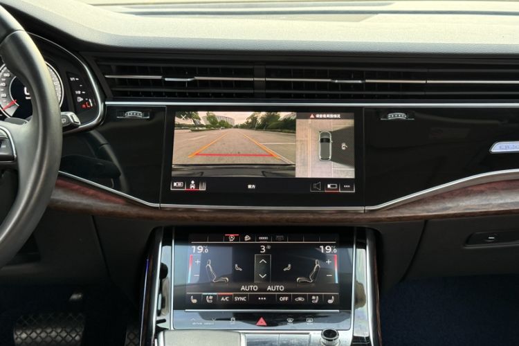 Used Audi Q7 2022 45 TFSI quattro S line Sport Edition Interior 8