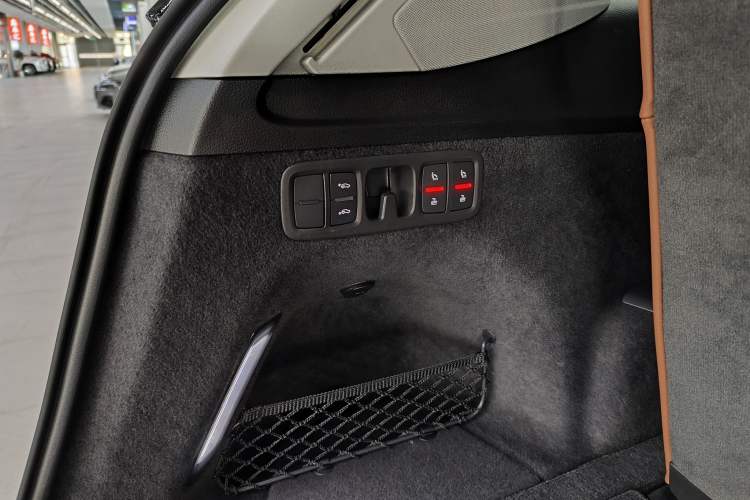 Used Audi Q7 2022 55 TFSI quattro S line Sport model Interior 9