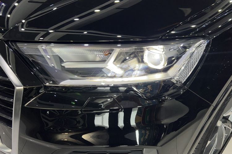 Used Audi Q7 2022 55 TFSI quattro S line Sport model Left Front Headlight