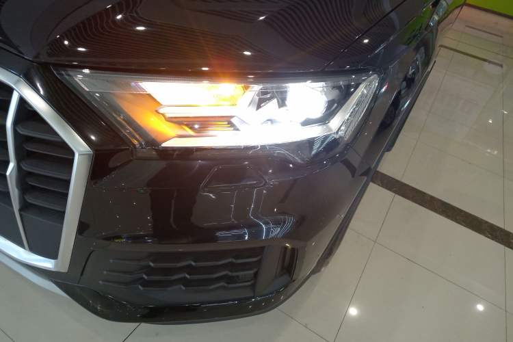 Used Audi Q7 2022 2.0T Standard Version European Specification Left Front Headlight
