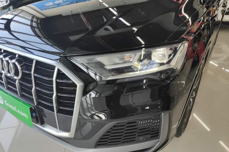 Used Audi Q7 2022 55 TFSI quattro S line Sport model Left Front Headlight