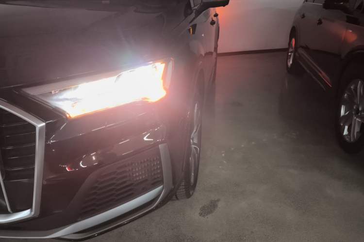 Used Audi Q7 2022 55 TFSI quattro S line Sport model Left Front Headlight