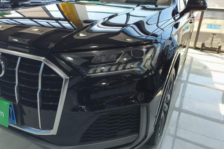 Used Audi Q7 2022 55 TFSI quattro S line Sport model Left Front Headlight