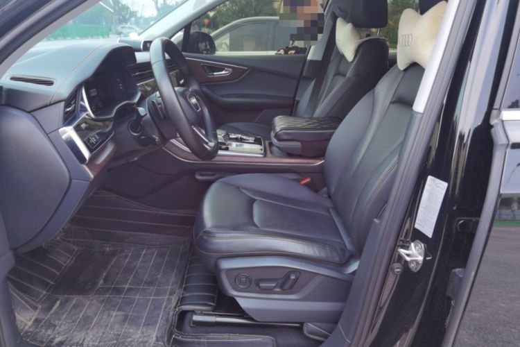 Used Audi Q7 2022 55 TFSI quattro S line Sport model Left Front Seat