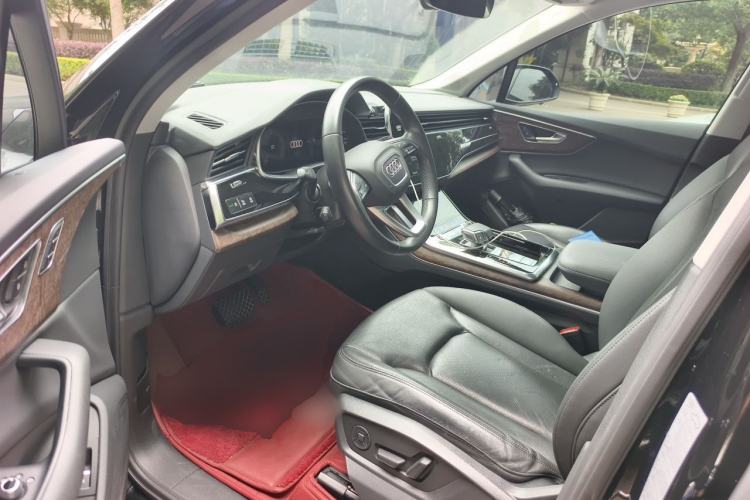 Used Audi Q7 2022 55 TFSI quattro S line Sport model Left Front Seat