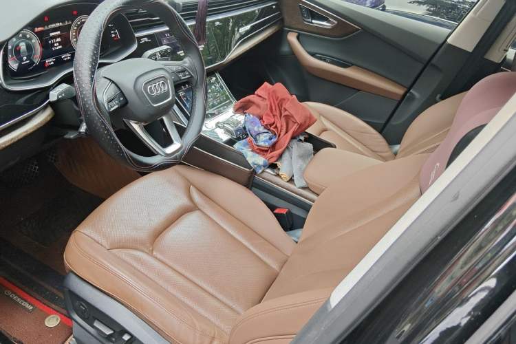 Used Audi Q7 2022 55 TFSI quattro S line Sport model Left Front Seat