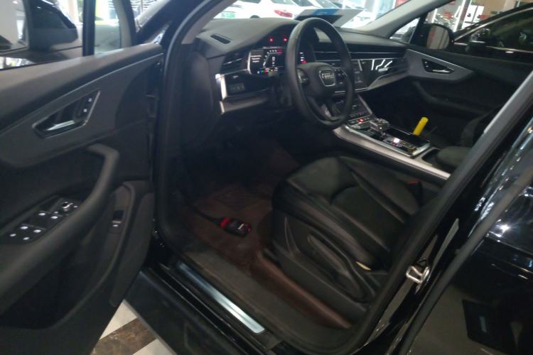 Used Audi Q7 2022 2.0T Standard Version European Specification Left Front Seat