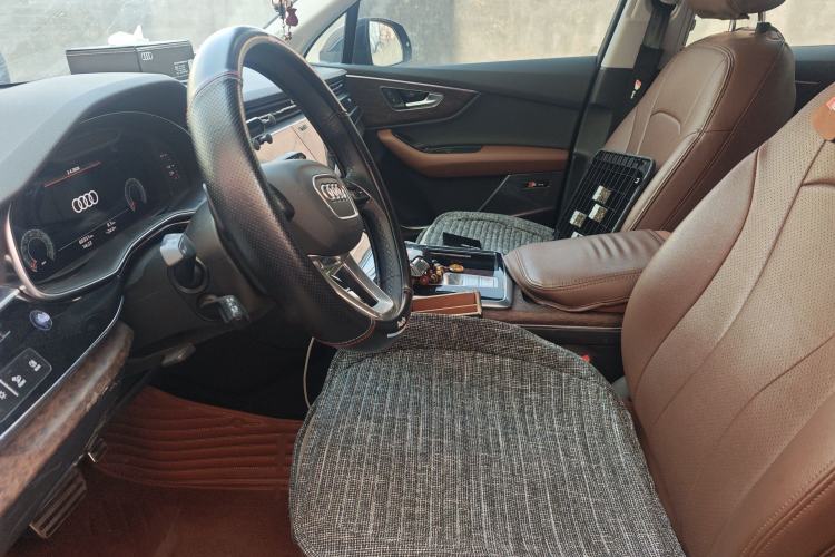 Used Audi Q7 2022 55 TFSI quattro S line Sport model Left Front Seat