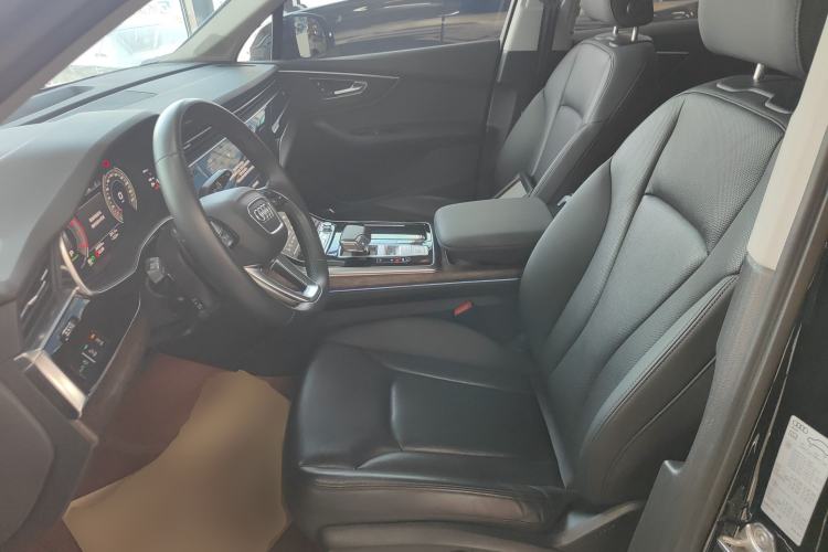 Used Audi Q7 2022 55 TFSI quattro S line Sport model Left Front Seat
