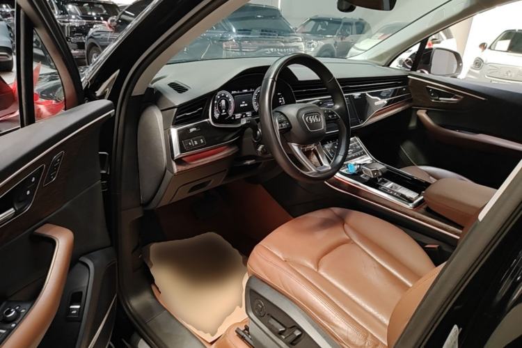 Used Audi Q7 2022 55 TFSI quattro S line Sport model Left Front Seat