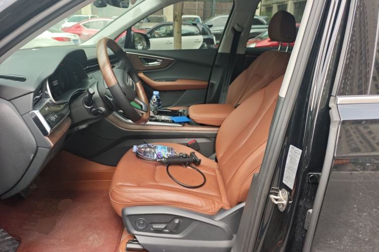Used Audi Q7 2022 55 TFSI quattro S line Sport model Left Front Seat