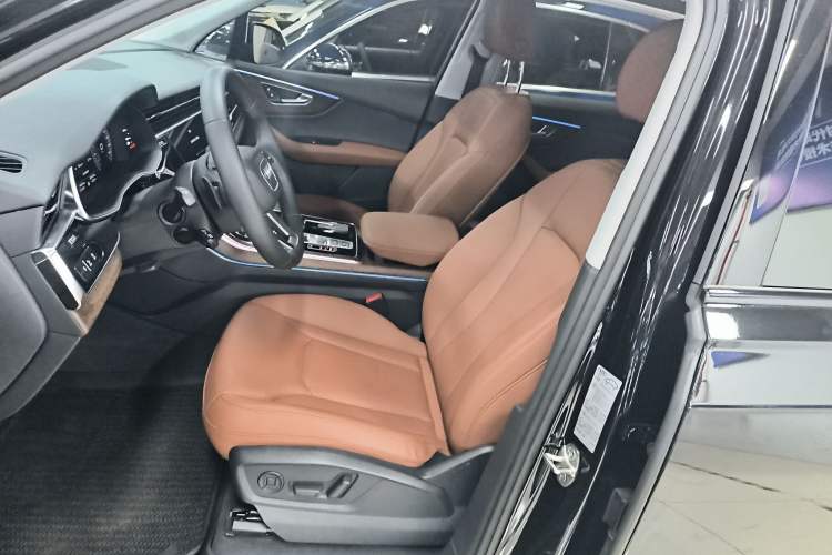 Used Audi Q7 2022 55 TFSI quattro S line Sport model Left Front Seat