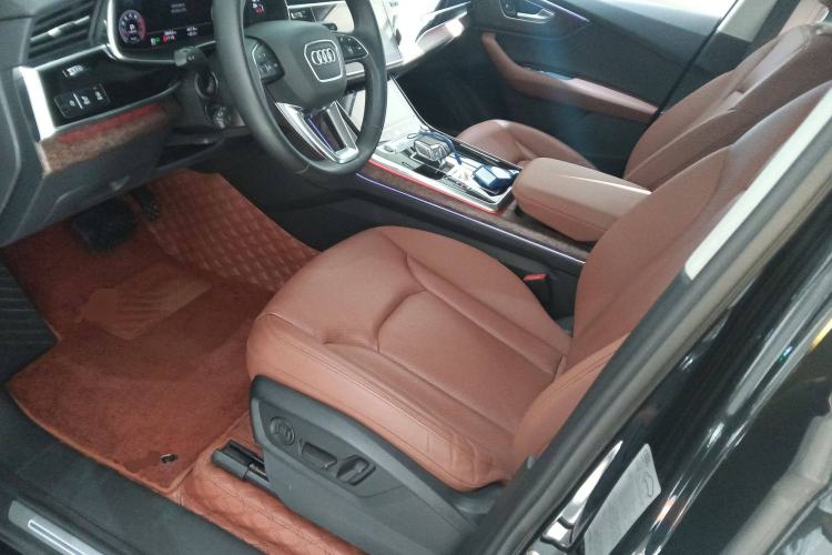 Used Audi Q7 2022 55 TFSI quattro S line Sport model Left Front Seat
