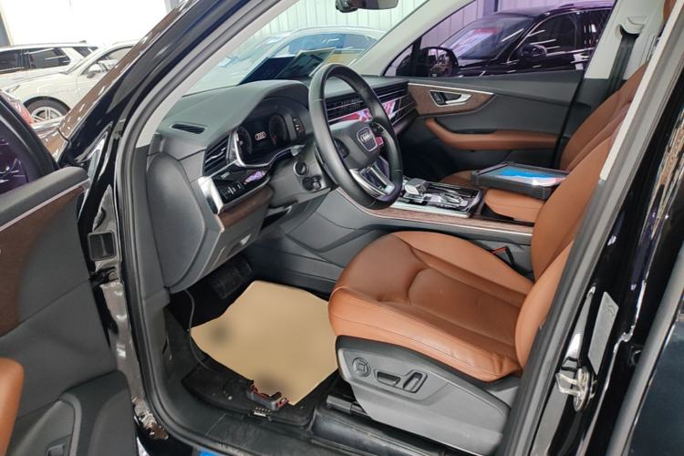 Used Audi Q7 2022 45 TFSI quattro S line Sport Edition Left Front Seat