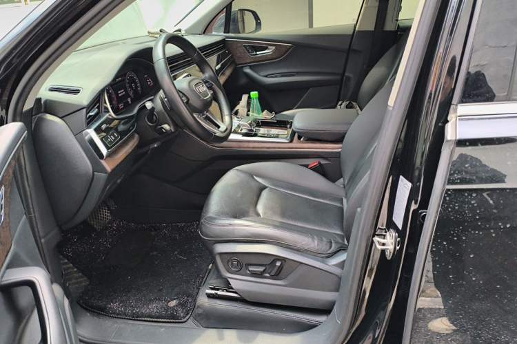 Used Audi Q7 2022 45 TFSI quattro S line Sport Edition Left Front Seat