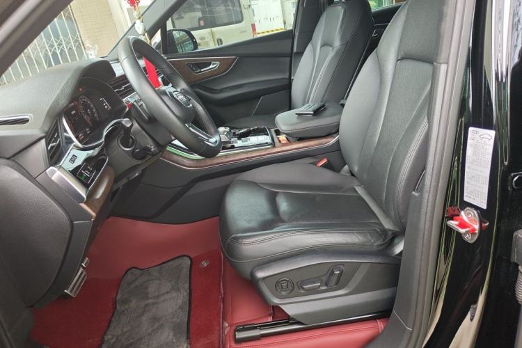 Used Audi Q7 2022 55 TFSI quattro S line Sport model Left Front Seat