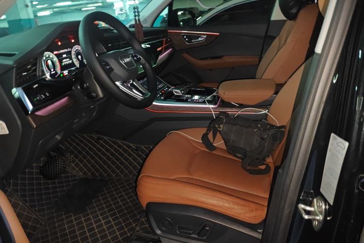 Used Audi Q7 2022 55 TFSI quattro S line Sport model Left Front Seat