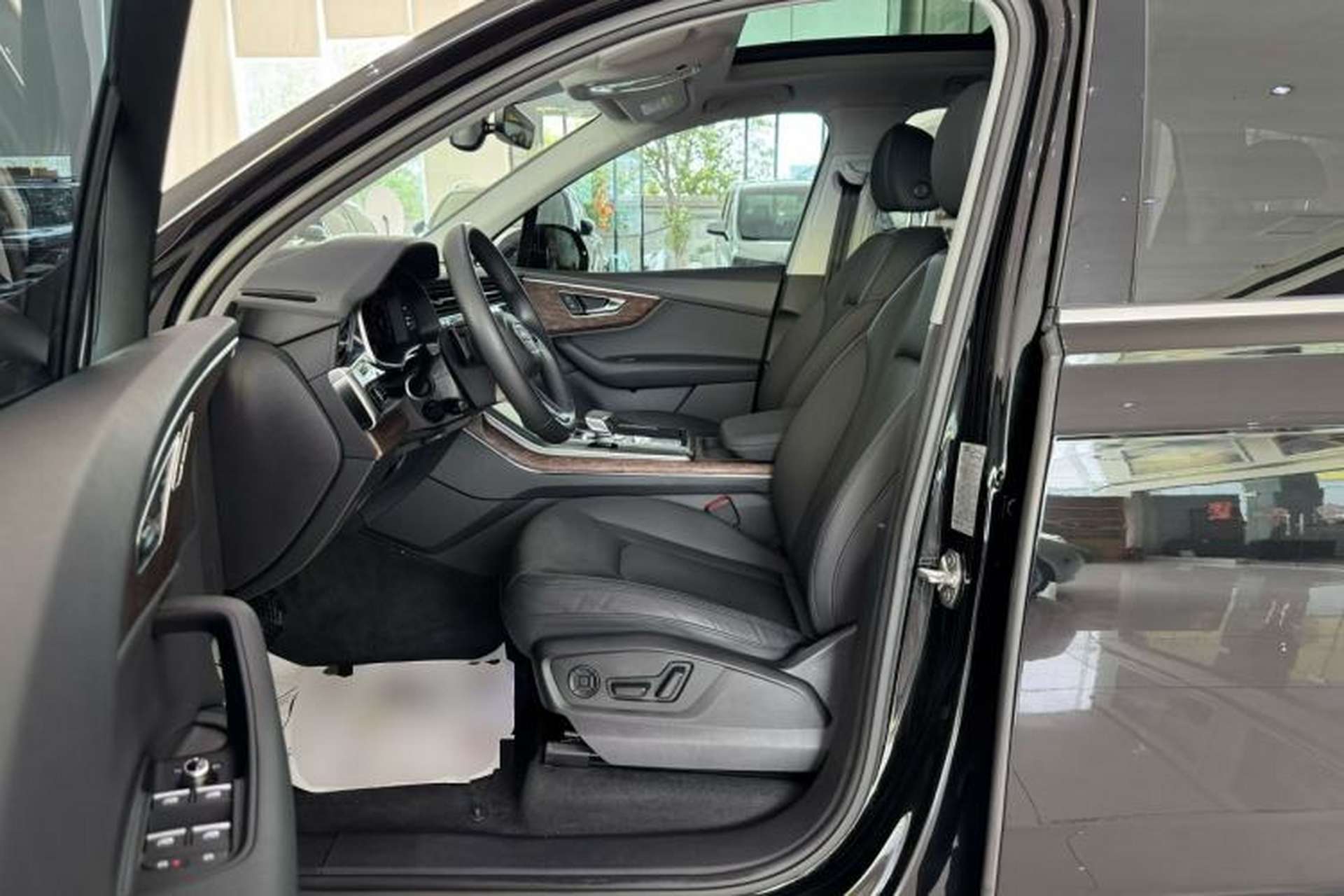 Used Audi Q7 2022 45 TFSI quattro S line Sport Edition Left Front Seat