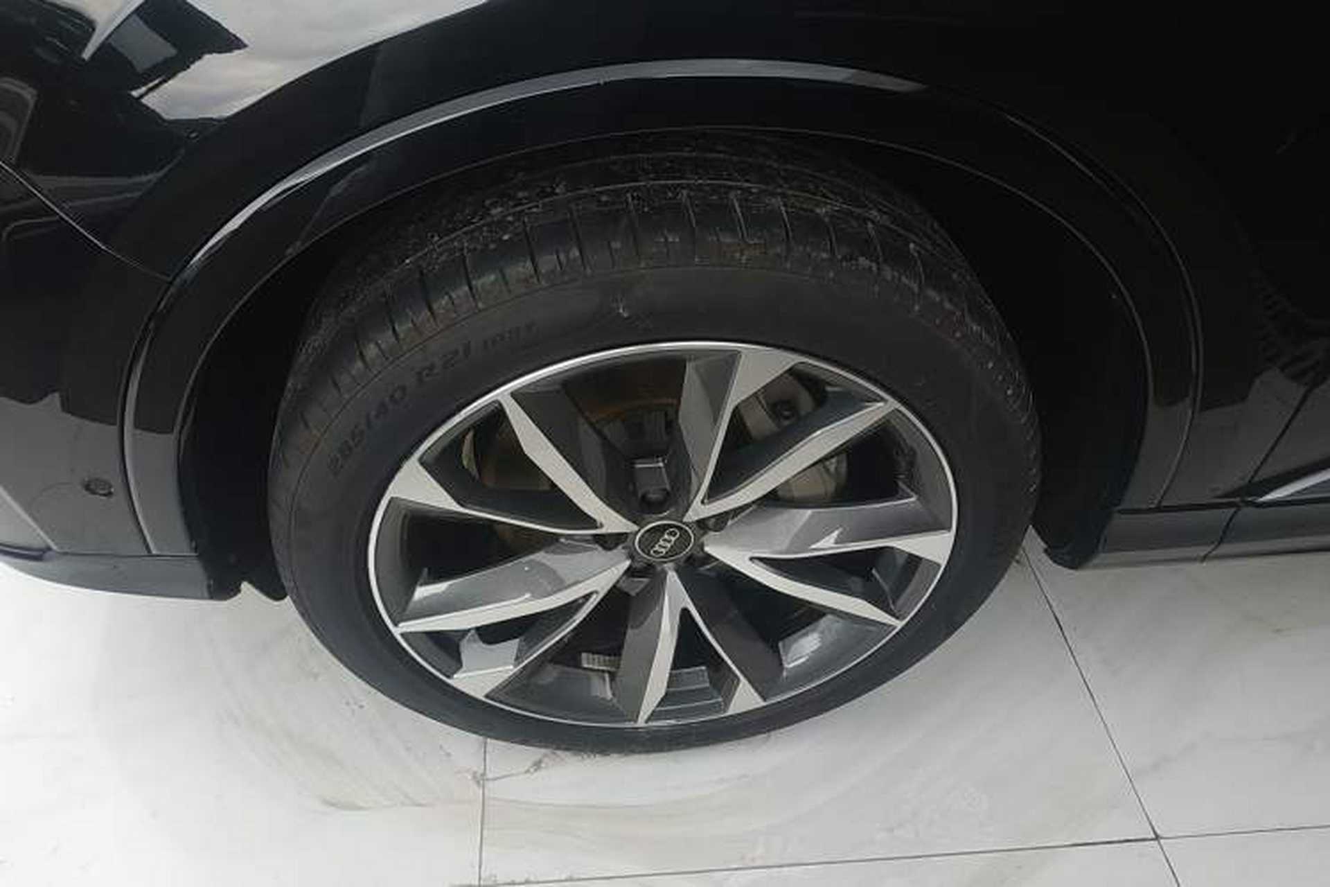Used Audi Q7 2022 55 TFSI quattro S line Sport model Left Front Wheel Hub