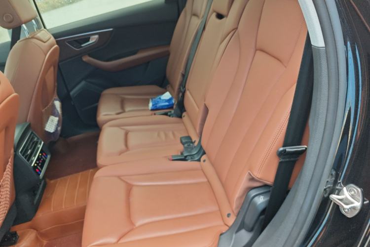 Used Audi Q7 2022 55 TFSI quattro S line Sport model Left Rear Seat