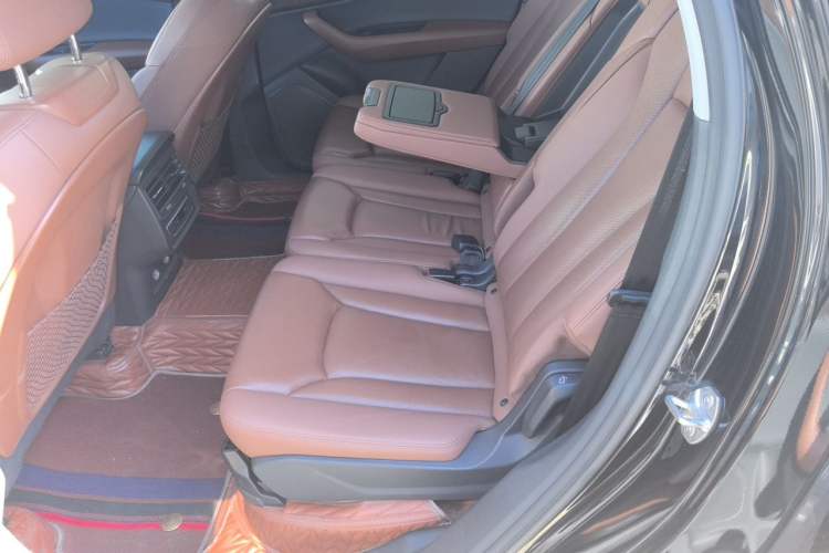 Used Audi Q7 2022 45 TFSI quattro S line Sport Edition Left Rear Seat