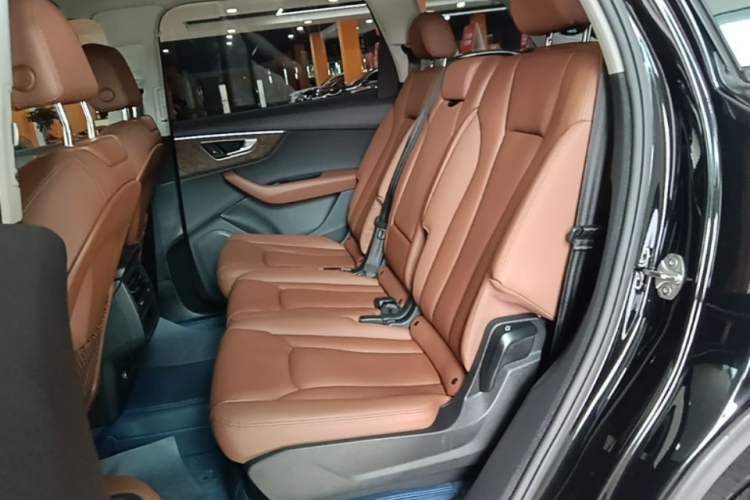 Used Audi Q7 2022 45 TFSI quattro S line Sport Edition Left Rear Seat