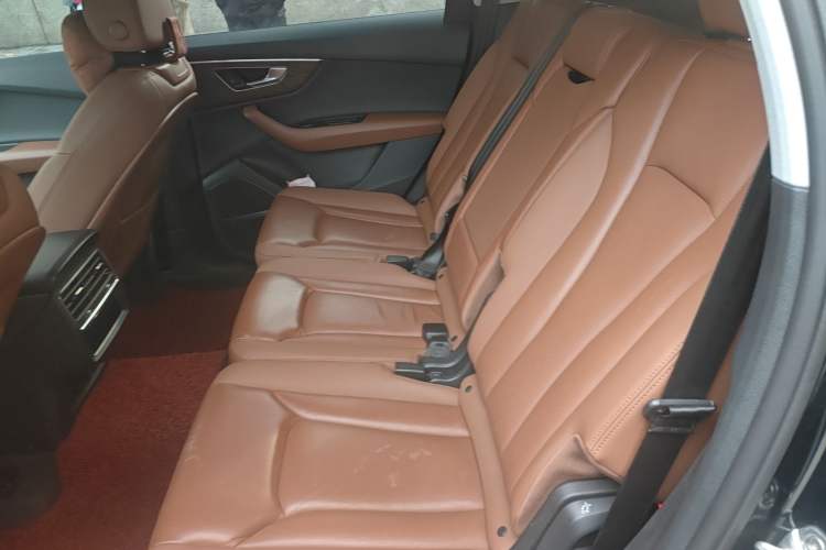 Used Audi Q7 2022 55 TFSI quattro S line Sport model Left Rear Seat