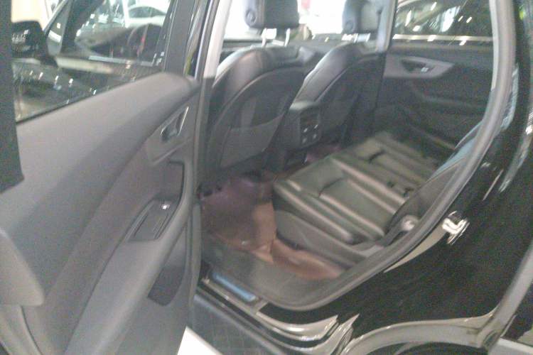 Used Audi Q7 2022 2.0T Standard Version European Specification Left Rear Seat