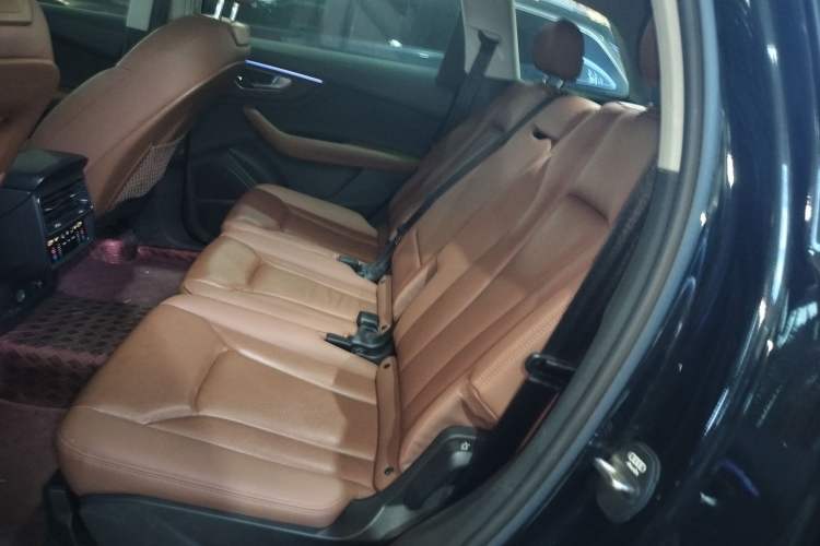 Used Audi Q7 2022 55 TFSI quattro S line Sport model Left Rear Seat