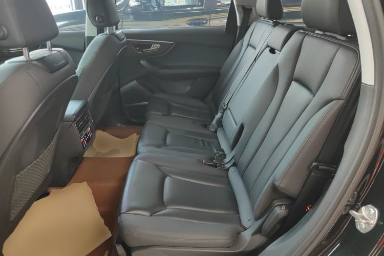 Used Audi Q7 2022 55 TFSI quattro S line Sport model Left Rear Seat