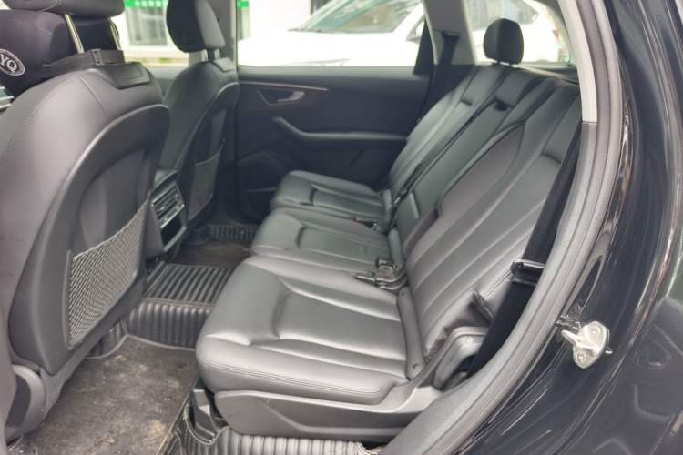 Used Audi Q7 2022 55 TFSI quattro S line Sport model Left Rear Seat