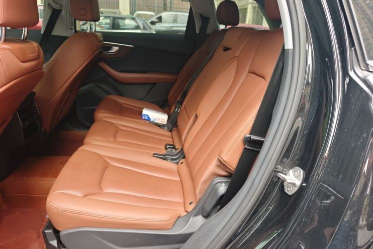 Used Audi Q7 2022 55 TFSI quattro S line Sport model Left Rear Seat