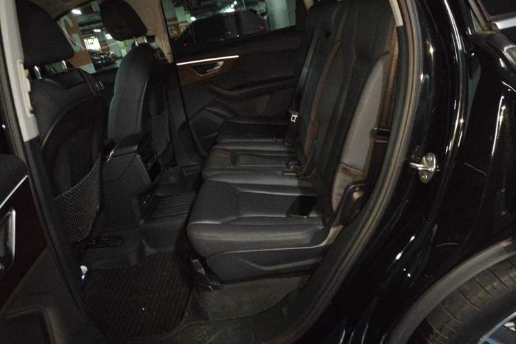 Used Audi Q7 2022 55 TFSI quattro S line Sport model Left Rear Seat
