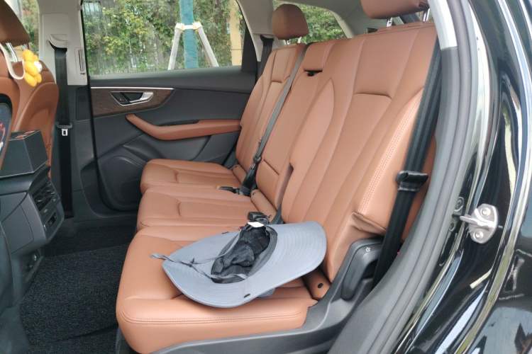 Used Audi Q7 2022 45 TFSI quattro S line Sport Edition Left Rear Seat