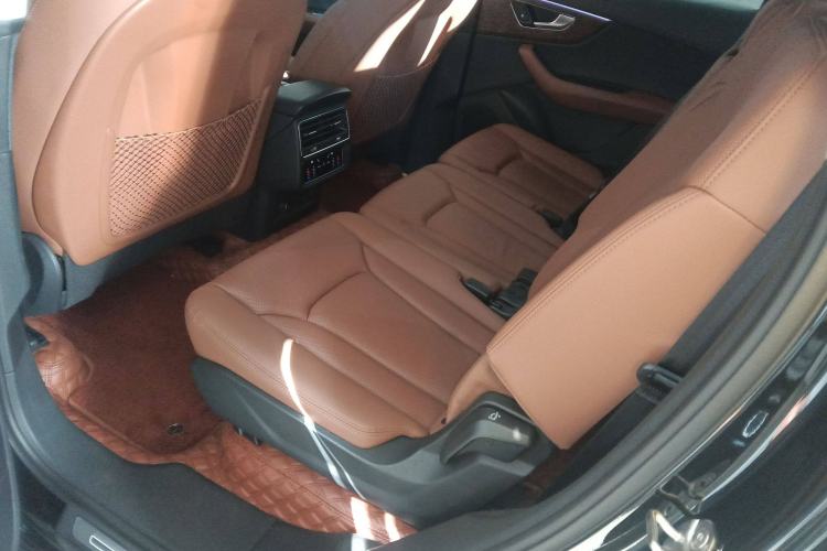 Used Audi Q7 2022 55 TFSI quattro S line Sport model Left Rear Seat