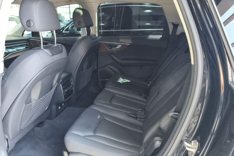 Used Audi Q7 2022 55 TFSI quattro S line Sport model Left Rear Seat