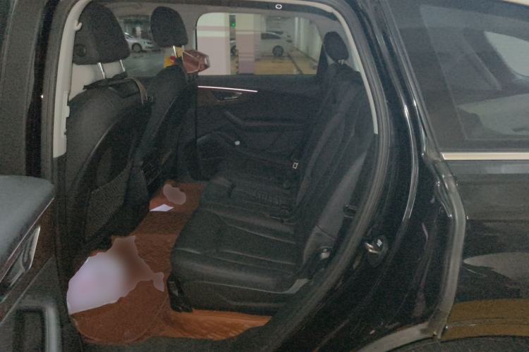 Used Audi Q7 2022 55 TFSI quattro S line Sport model Left Rear Seat