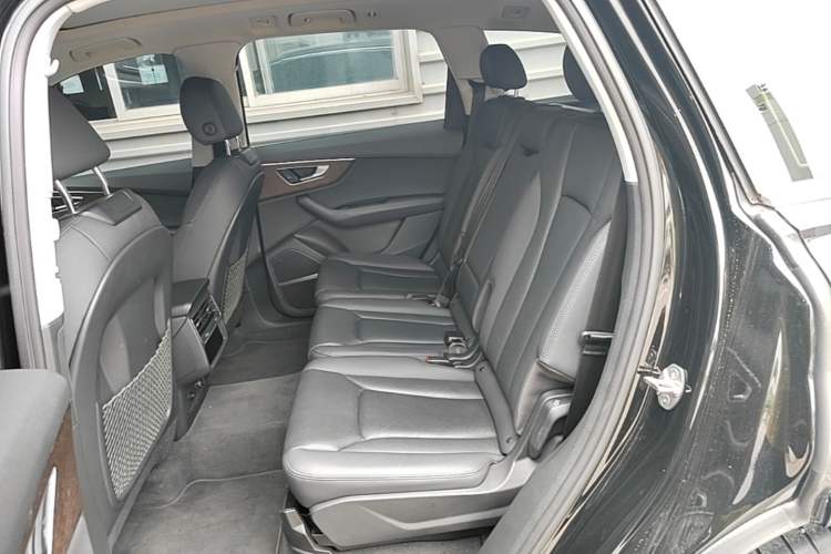 Used Audi Q7 2022 55 TFSI quattro S line Sport model Left Rear Seat