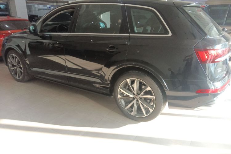 Used Audi Q7 2022 55 TFSI quattro S line Sport model Left Side