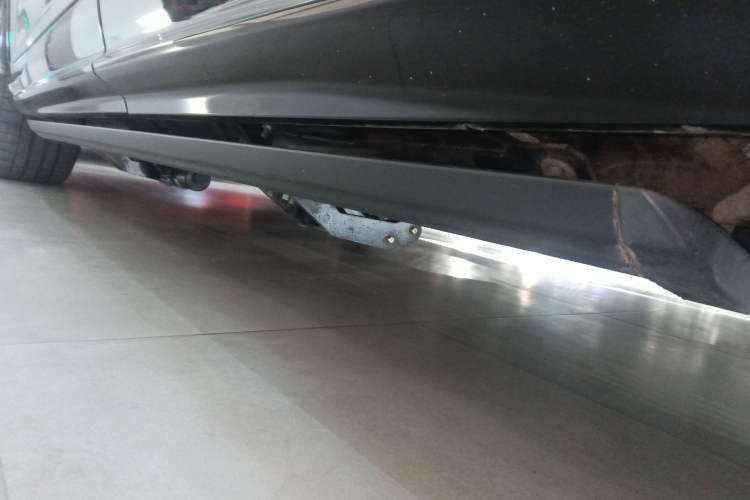 Used Audi Q7 2022 55 TFSI quattro S line Sport model Left Side Sill