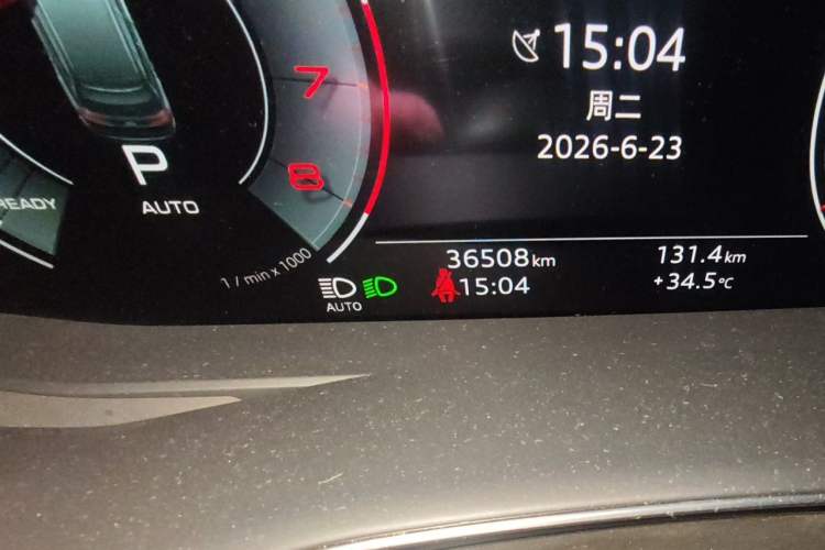 Used Audi Q7 2022 55 TFSI quattro S line Sport model Odometer Close Up