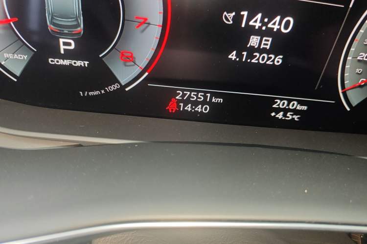 Used Audi Q7 2022 55 TFSI quattro S line Sport model Odometer Close Up