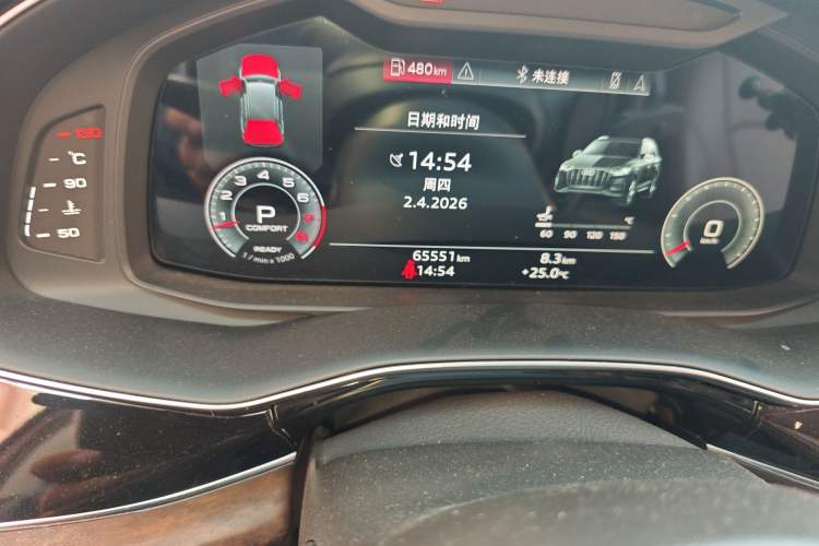 Used Audi Q7 2022 55 TFSI quattro S line Sport model Odometer Close Up