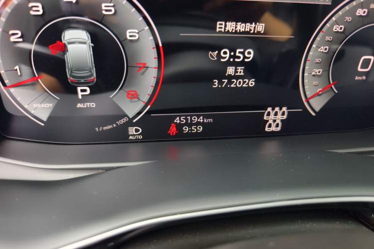 Used Audi Q7 2022 55 TFSI quattro S line Sport model Odometer Close Up