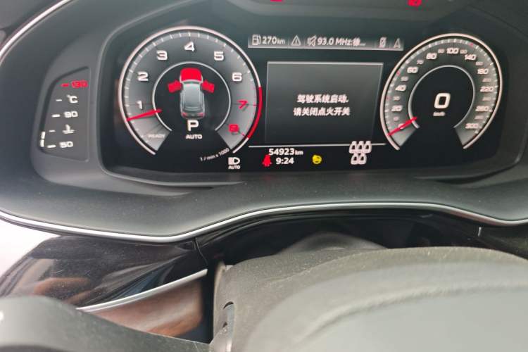 Used Audi Q7 2022 55 TFSI quattro S line Sport model Odometer Close Up