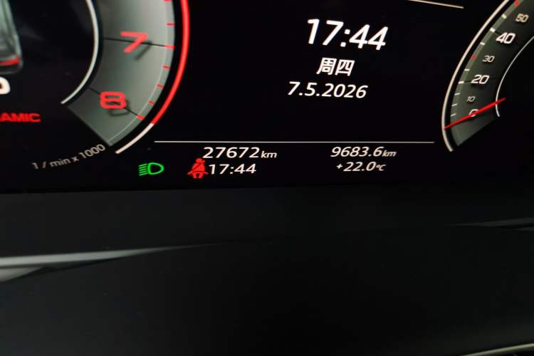 Used Audi Q7 2022 55 TFSI quattro S line Sport model Odometer Close Up