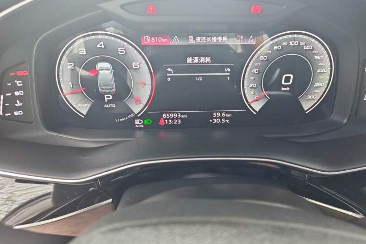 Used Audi Q7 2022 55 TFSI quattro S line Sport model Odometer Close Up