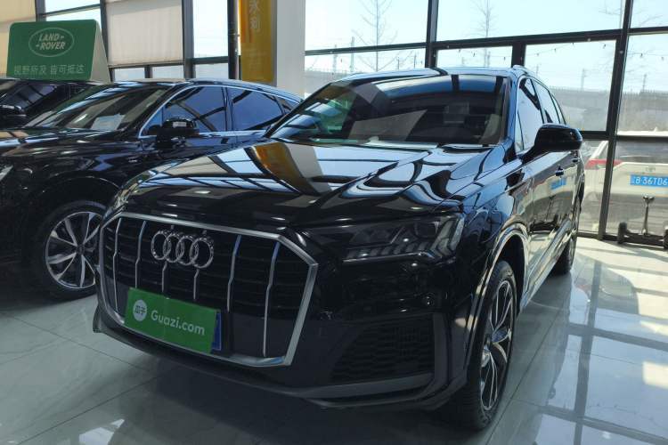 Used Audi Q7 2022 55 TFSI quattro S line Sport model Guazi used car, China used car export, Used car for sale, Used cars, Cheapest cars for sale