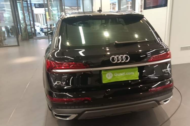 Used Audi Q7 2022 55 TFSI quattro S line Sport model Rear